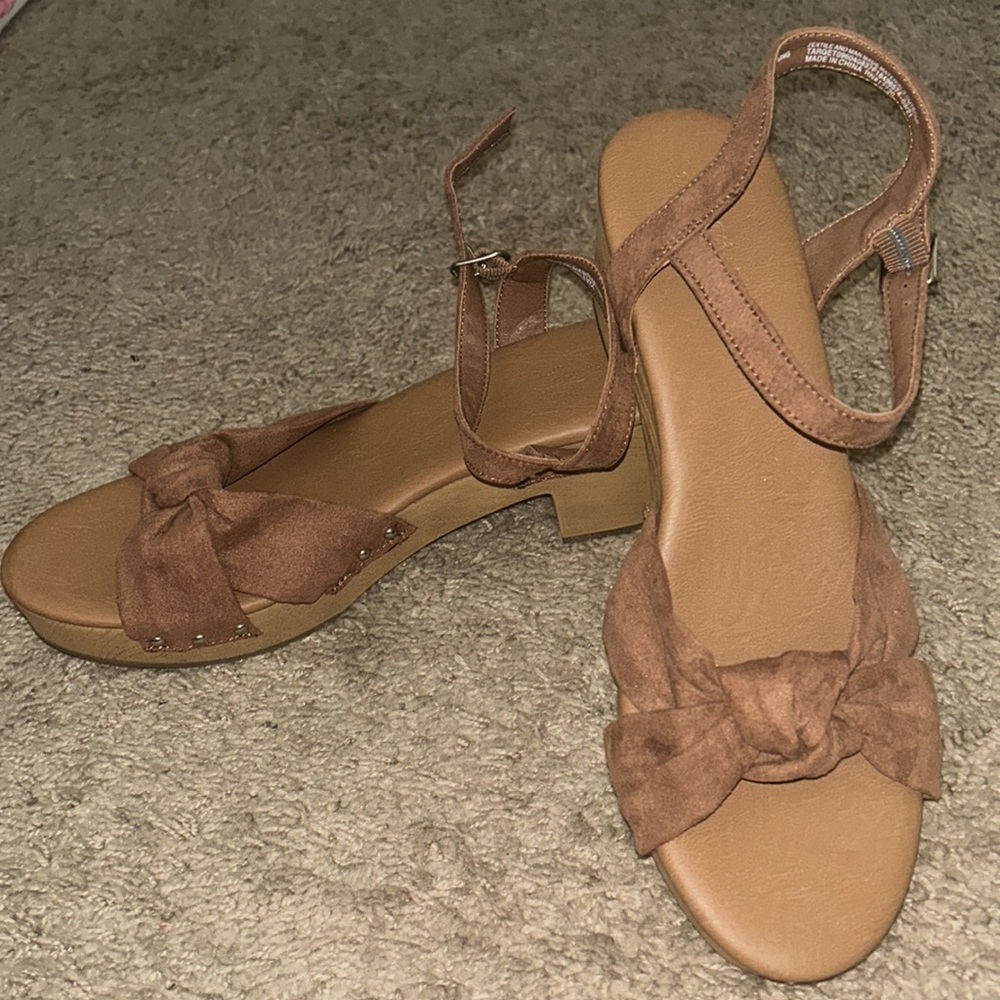 Universal Thread Sandals- Never Worn! - image 2